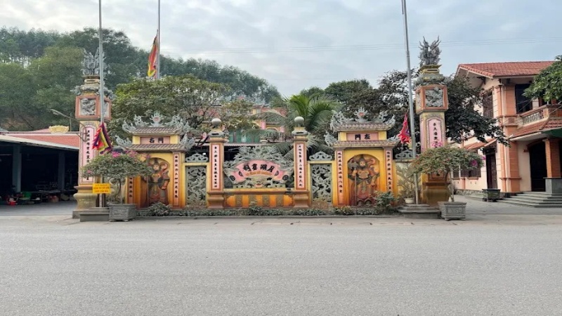 Ngôi đền nằm bên dòng sông Thương, mang đậm nét văn hóa tâm linh của vùng cao Bắc Giang 