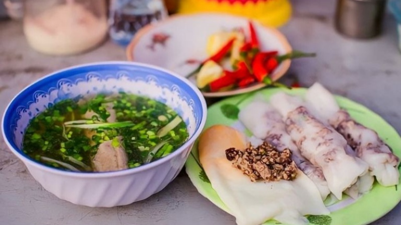 B&aacute;nh cuốn Đồng Văn l&agrave; một đặc sản nổi tiếng của H&agrave; Giang