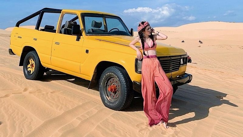 Bạn nên đi Đồi Cát Đỏ vào lúc sáng sớm hoặc vào lúc chiều tà