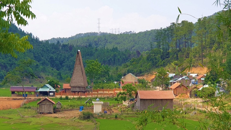 Tại l&agrave;ng văn h&oacute;a Kon Pring du kh&aacute;ch c&oacute; thể kh&aacute;m ph&aacute; bản sắc văn h&oacute;a độc đ&aacute;o của đồng b&agrave;o d&acirc;n tộc M'N&acirc;m
