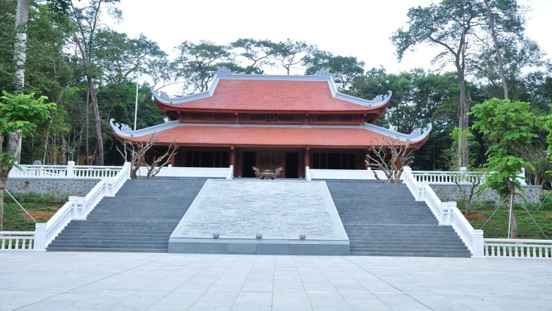 Nh&agrave; tưởng niệm Chủ tịch Hồ Ch&iacute; Minh mang đậm n&eacute;t kiến tr&uacute;c truyền thống Việt Nam