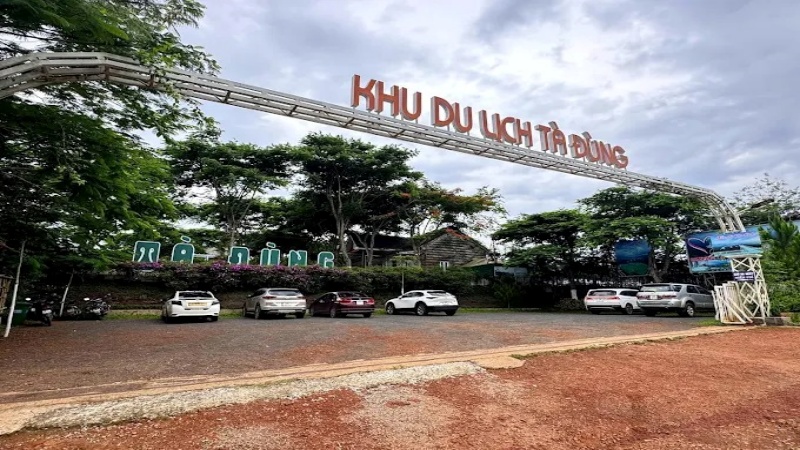 Từ Sài Gòn bạn có thể bắt các tuyến xe giường nằm hoặc limousine đi Đắk Nông từ Bến xe Miền Đông cũ