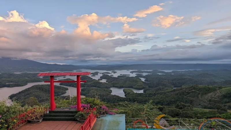 Khu du lịch Tà Đùng được mệnh danh là vịnh Hạ Long thu nhỏ của Tây Nguyên