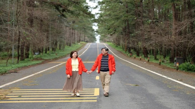 Du khách có thể đi bộ trên những con đường để tận hưởng bầu không khí trong lành