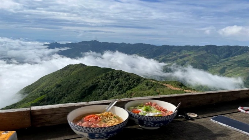 View săn m&acirc;y đẹp tại Sống lưng khủng long