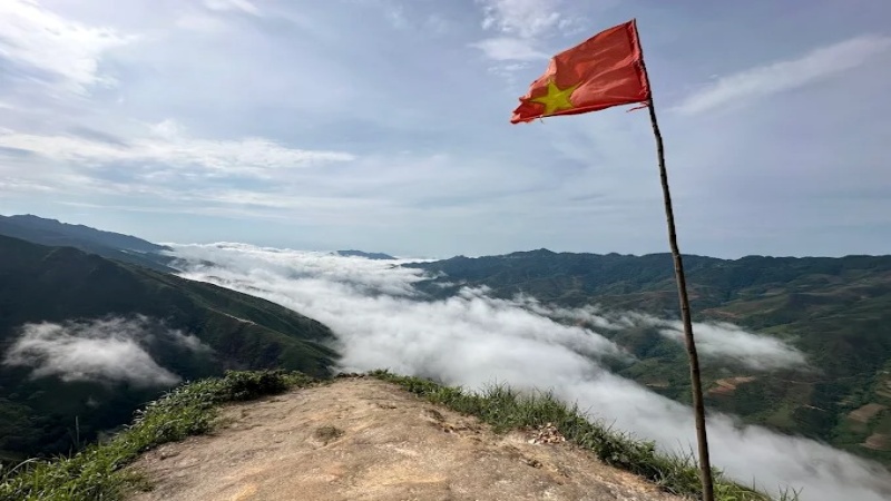 Mỏm đ&aacute; xa nhất tại Sống lưng khủng long điểm săn m&acirc;y