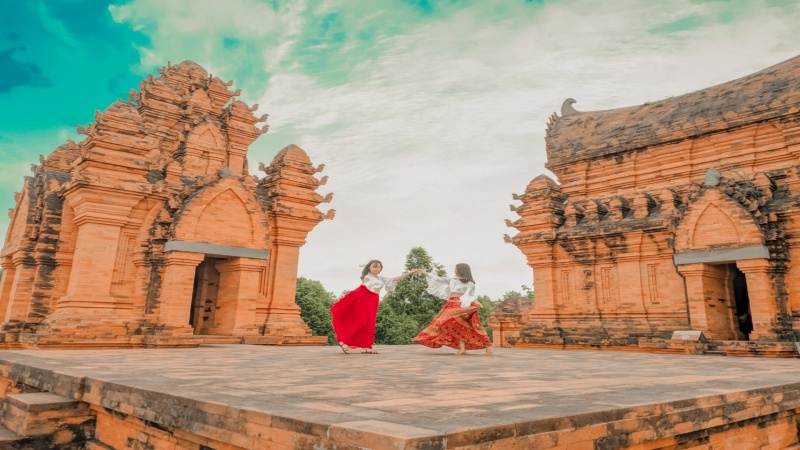 Làng văn hóa các dân tộc Việt Nam