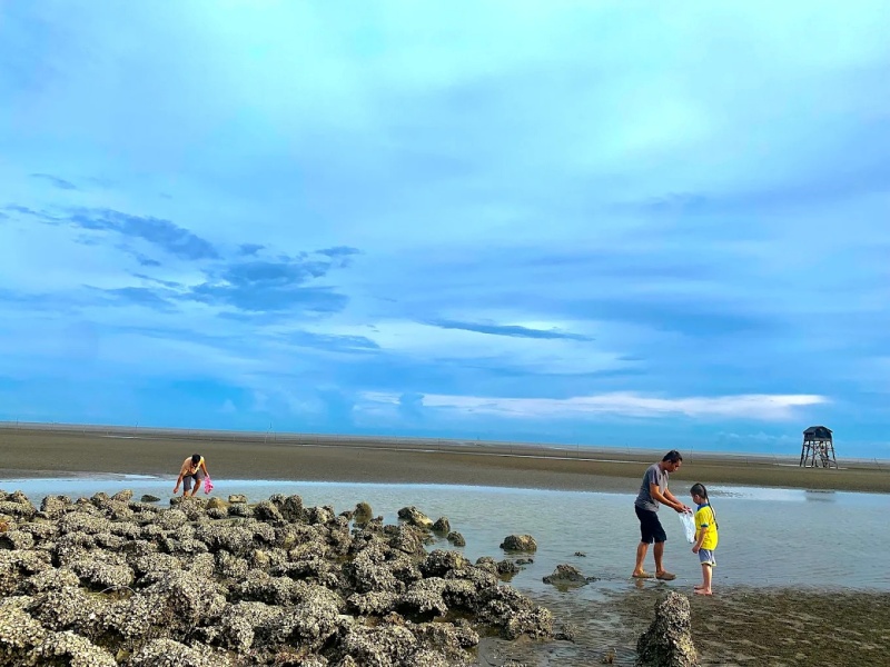 Bãi biển 30 tháng 4 là bãi biển cát đen dài nhất Việt Nam