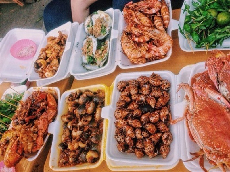 Các loại hải sản hấp dẫn phải thử khi ghé bãi biển 30 tháng 4