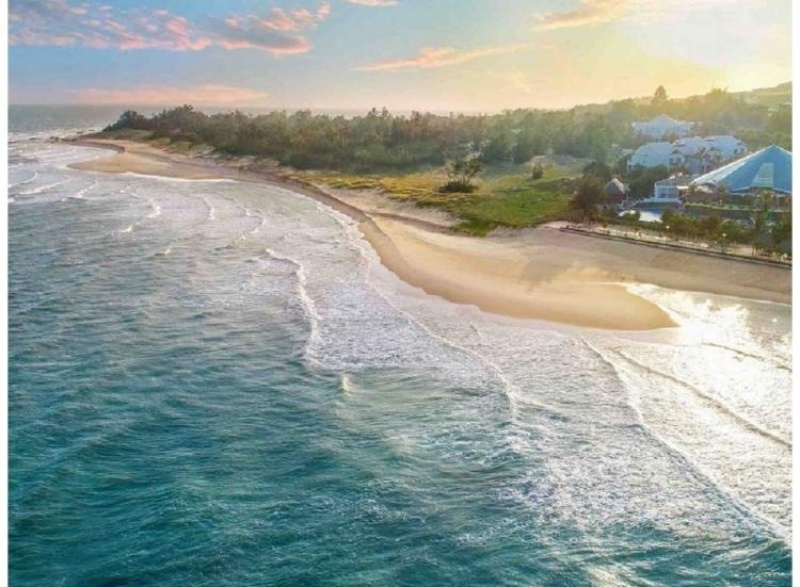 Bãi biển Bình Châu Vũng Tàu là điểm đến nổi tiếng với vẻ đẹp hoang sơ và yên bình