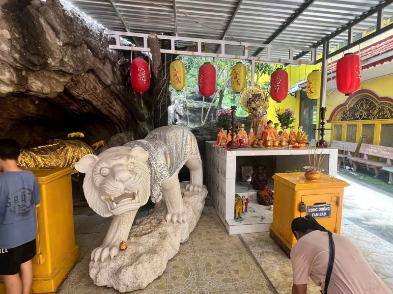 Chùa Thái Sơn núi Cậu