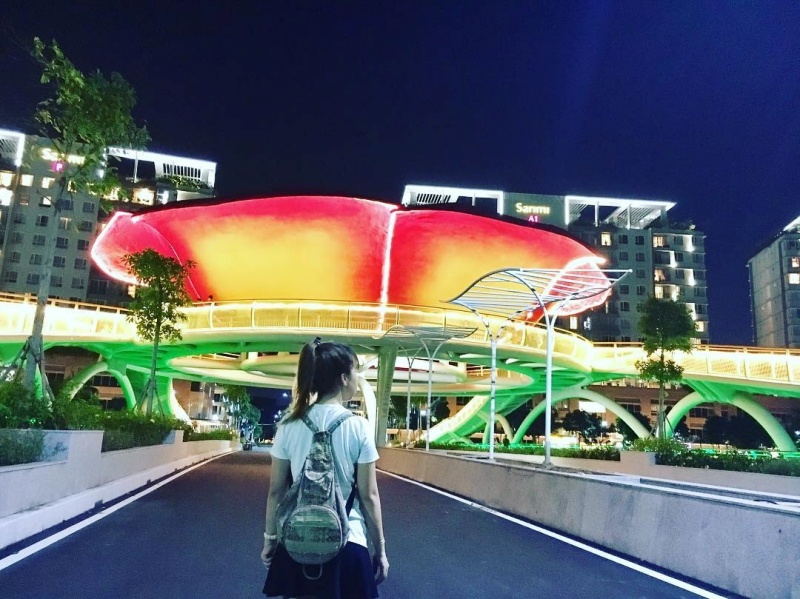 B&ocirc;ng hoa Sala nằm ngay khu vực trung t&acirc;m c&ocirc;ng vi&ecirc;n khu đ&ocirc; thị Sala