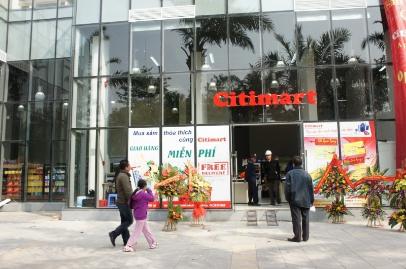 Siêu thị Citimart nằm gần ngay công viên Mùa Hạ