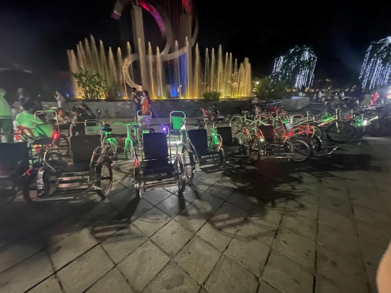 Đài phun nước Thành phố mới Bình Dương sở hữu không gian rộng rãi, thoáng mát, là điểm đến lý tưởng để đi dạo, chụp ảnh