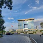 Đài phun nước Thành phố mới Bình Dương nằm ở phía sau của tòa nhà Trung tâm Hành chính tỉnh 