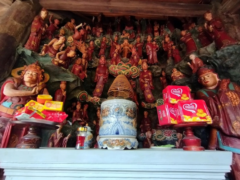 Du khách đến đền thường cầu sức khỏe, sự nghiệp thăng tiến