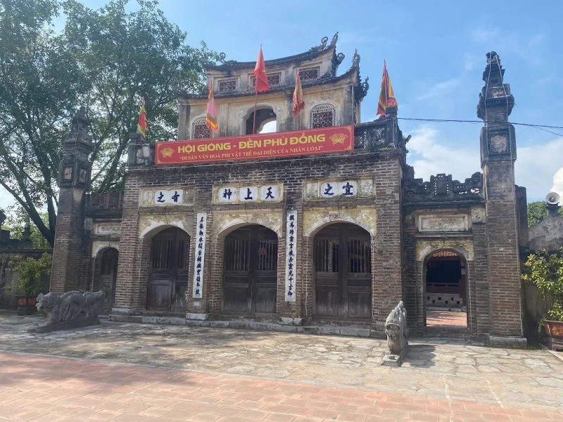 Đền Gióng Phù Đổng là nơi thờ phụng Thánh Gióng người có công đánh đuổi giặc Ân 