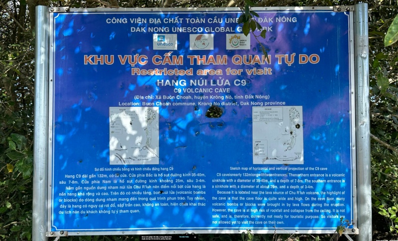 Núi lửa Chư Bluk: Kinh nghiệm trekking & khám phá hang động 7 Hang C9 ở núi lửa Chư Bluk dài gần 132 mét, bao gồm 2 cửa