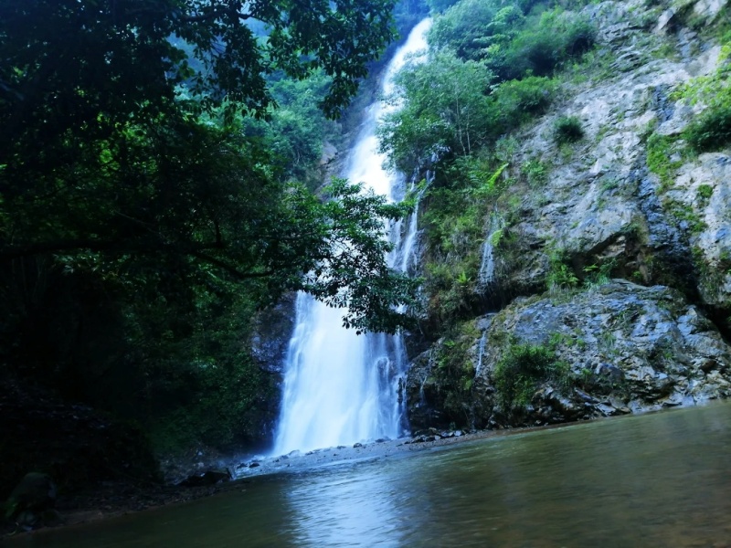 Khi gh&eacute; thăm th&aacute;c Triệu Hải, bạn nhớ giữ g&igrave;n vệ sinh để nơi đ&acirc;y m&atilde;i giữ được vẻ đẹp hoang sơ, xanh m&aacute;t nh&eacute;