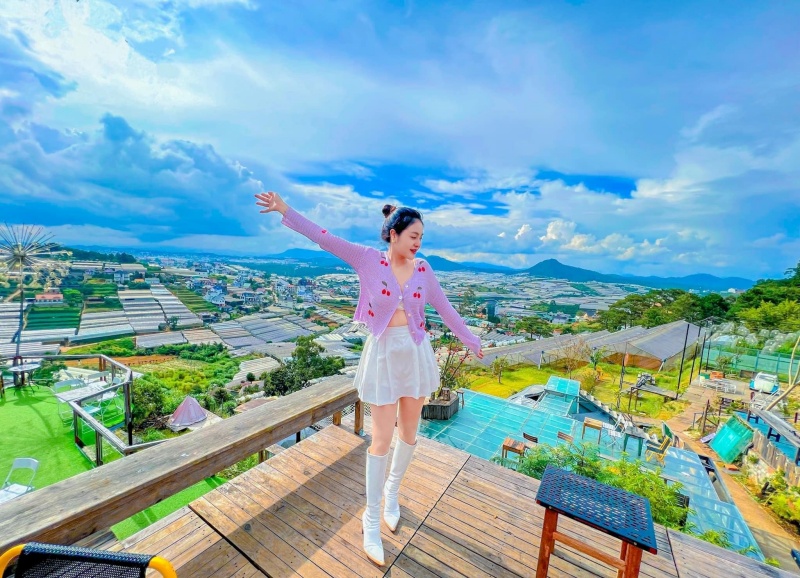 Điểm checkin đẹp kh&aacute;c tại Thung Lũng Đ&egrave;n