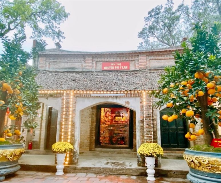 Khu vực đền thờ Nguy&ecirc;n Phi Ỷ Lan