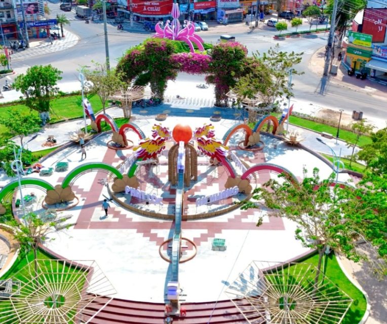 Hồ Bà Tô Xuyên Mộc: Điểm dạo mát, câu cá & ăn vặt hấp dẫn 6 Quảng trường Công viên Bờ hồ Bà Tô