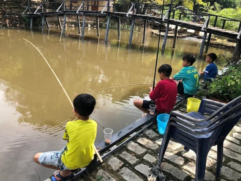 Khu du lịch sinh thái Ngọc Xương: Bảng giá & Kinh nghiệm A-Z 4 Khu du lịch sinh thái Ngọc Xương thu hút rất nhiều các bạn trẻ đến câu cá giải trí