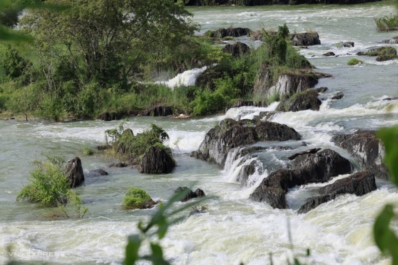 Hình ảnh Thác Trị An khi thủy điện Trị An xả lũ vào giai đoạn cuối mùa mưa 