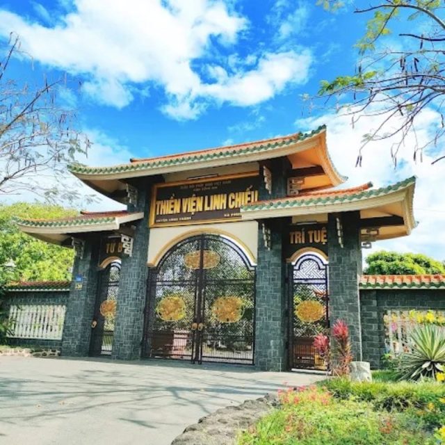 Thiền viện Linh Chiếu l&agrave; một trong những ng&ocirc;i thiền viện thuộc hệ thống Tr&uacute;c L&acirc;m do H&ograve;a thượng Th&iacute;ch Thanh Từ s&aacute;ng lập