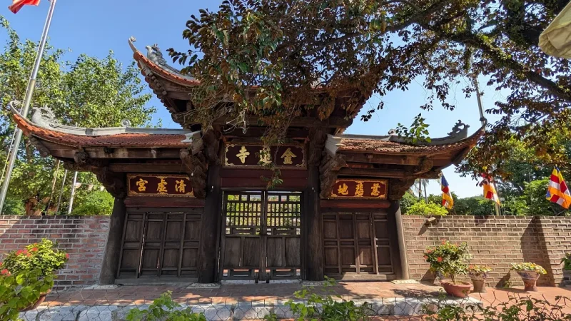 Chùa Kim Liên là một trong 10 di tích kiến trúc cổ đặc sắc nhất Việt Nam với lịch sử hơn 500 năm