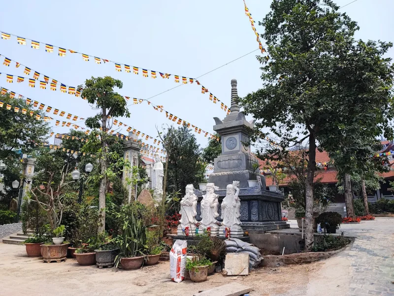 Chùa Pháp Vân Hà Nội: Địa chỉ và kinh nghiệm đi lễ từ A-Z 10 Không gian chùa Pháp Vân Hà Nội