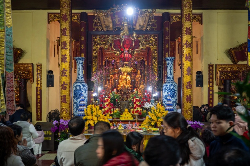 Chùa Quán Sứ Hà Nội: Văn khấn và kinh nghiệm đi lễ chi tiết 8 Chùa Quán Sứ là nơi duy trì đức tin Phật giáo thuần túy, không có ban thờ Mẫu Tam phủ, Tứ phủ như nhiều ngôi chùa khác tại miền Bắc