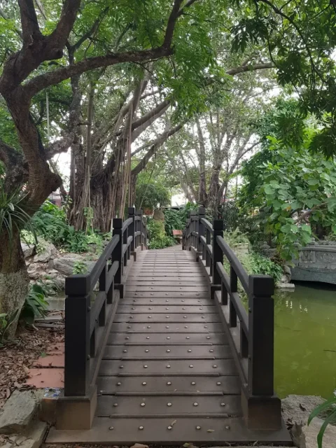 Chùa Vạn Phúc Hà Đông - Ngôi cổ tự bình yên giữa lòng làng lụa 8 Chiếc cầu nhỏ xinh xắn tại chùa Vạn Phúc