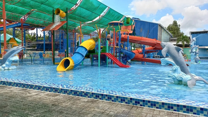 Công viên nước Hoàng Giang núi Sập