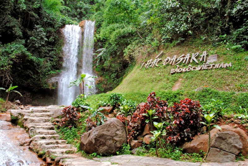 Top 7 thác Bảo Lộc đẹp và hùng vĩ nhất hiện nay 3 Thác Dasara nằm trong cùng quần thể Khu du lịch sinh thái Dambri