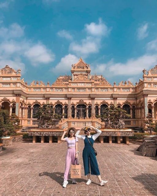 Chùa Vĩnh Tràng đón hàng nghìn lượt khách trong và ngoài nước mỗi tuần