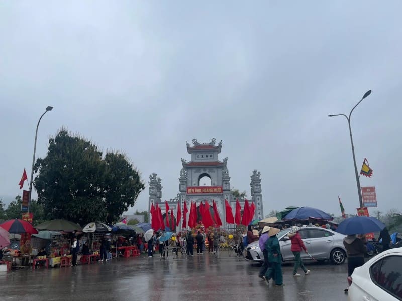Đền Ông Hoàng Mười Nghệ An: Cầu gì, văn khấn và kinh nghiệm đi lễ 2 Đền Ông Hoàng Mười Nghệ An là một trong những di tích lịch sử nổi tiếng bậc nhất vùng đất xứ Nghệ