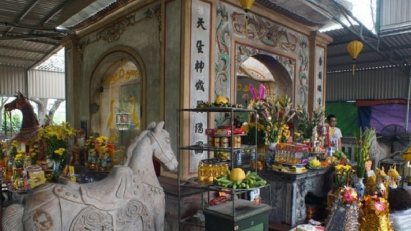 Đền Ông Hoàng Mười Nghệ An: Cầu gì, văn khấn và kinh nghiệm đi lễ 4 Lăng mộ Ông Hoàng Mười nằm trong khuôn viên đền